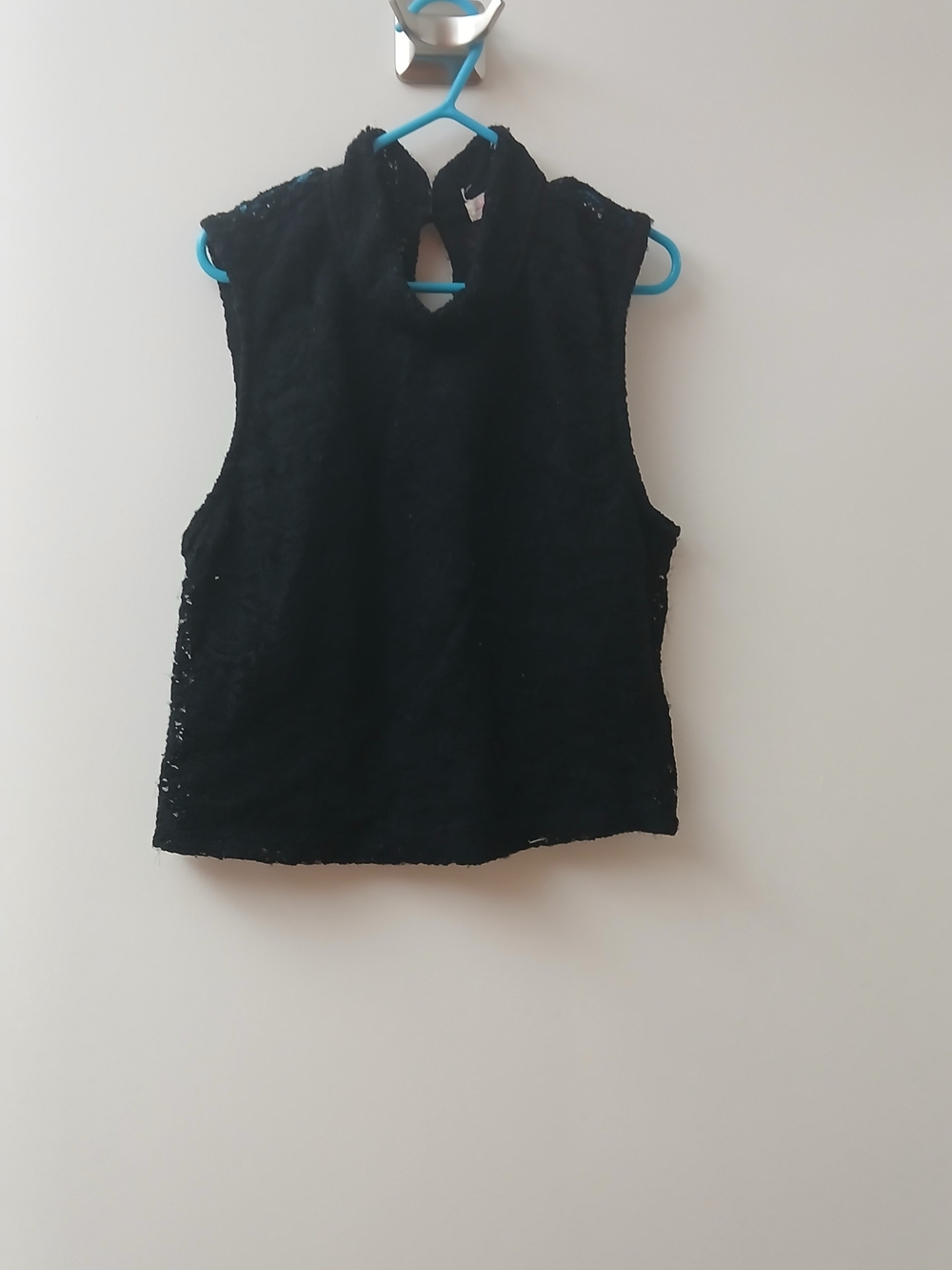 Ardene Black Sleeveless Lace High-Neck Cami